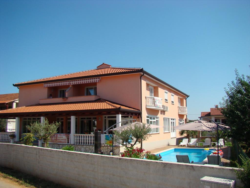 Apartments Kimm Пореч Экстерьер фото